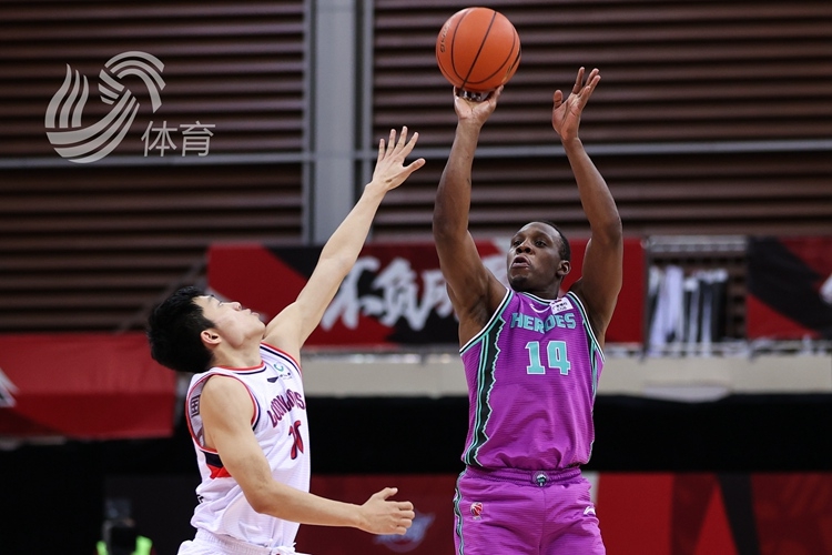 包含今夜山东男篮迎来里程碑：亚冠节点到来，震撼外界，团队化学反应显著的词条-九游电竞